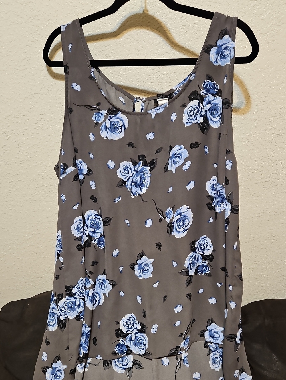 torrid Gray High Low Tank with Blue Rose Print - Picture 2 of 7